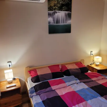 Beni Nyaralo Apartment *