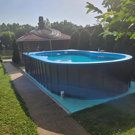 Beni Nyaralo Apartment Bekesszentandras